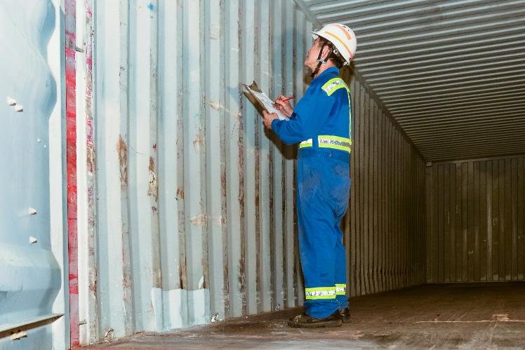 shipping container inspection for rust and damage