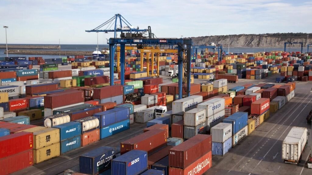 Frieght containers at port 